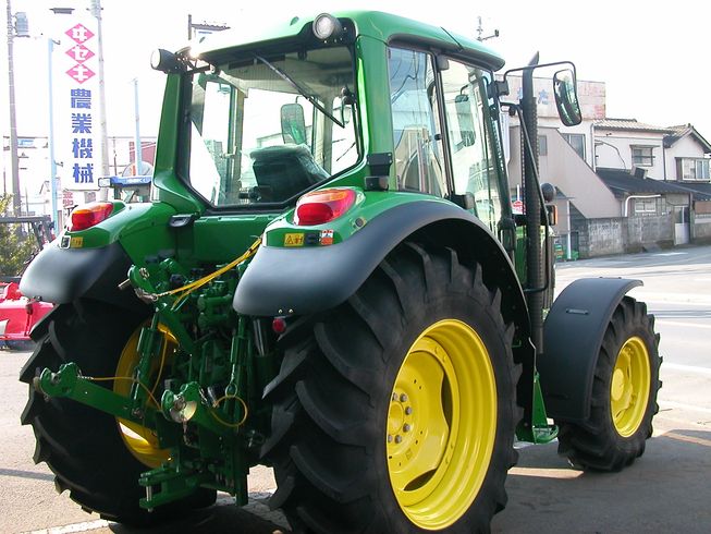 トラクター ＪＤ-6120ＰＣＦ 写真２