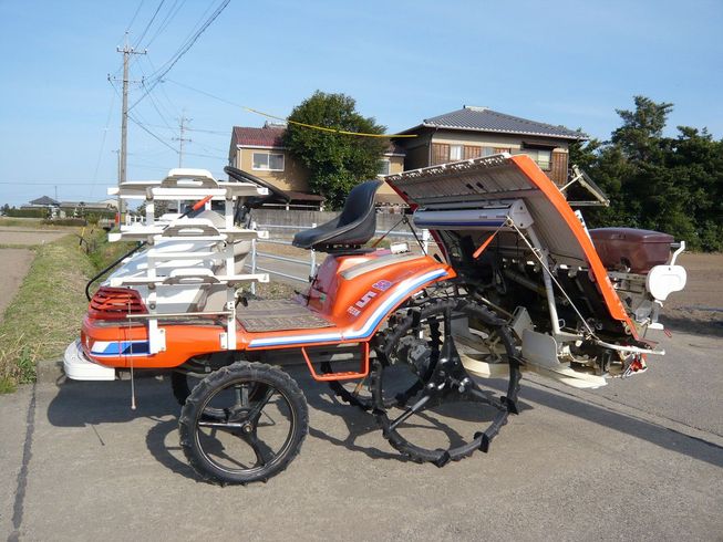 田植機 SPA5AESMF 写真３