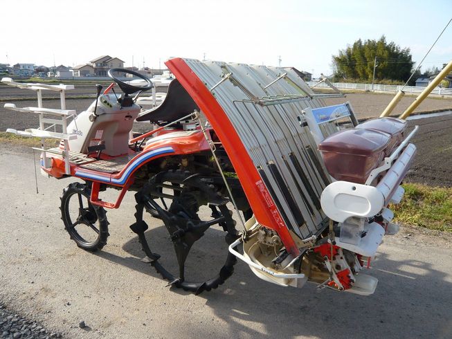 田植機 SPA5AESMF 写真２