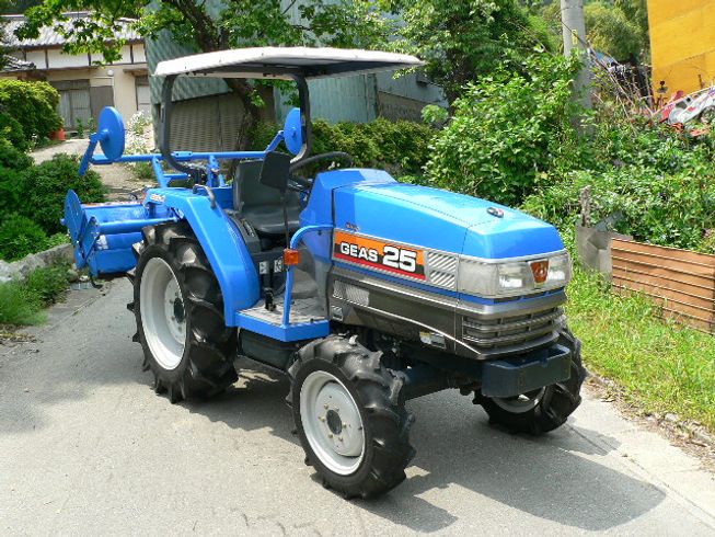 イセキ トラクター 写真