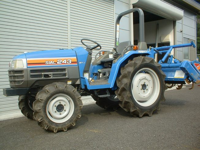 イセキ トラクター 写真