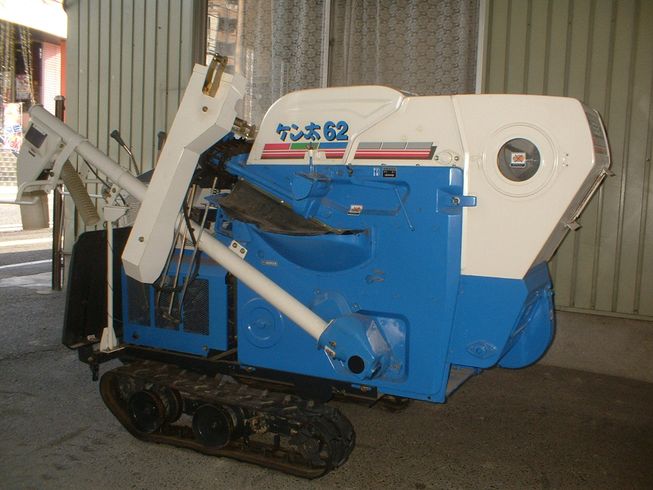 イセキ ハーベスター 写真