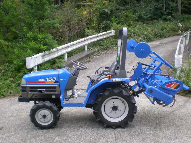 トラクター TF153F-UQ 写真２