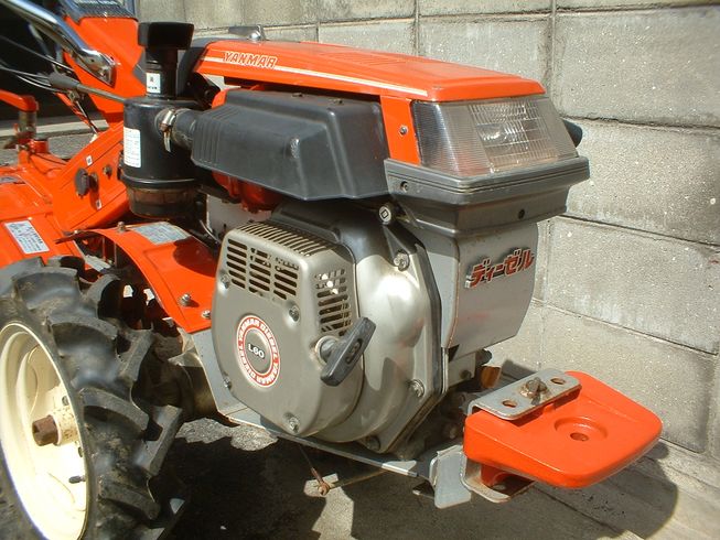 ヤンマー 耕運機 写真