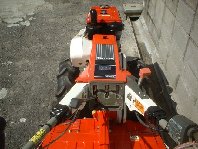 耕運機 YA70D(セル付) 写真２
