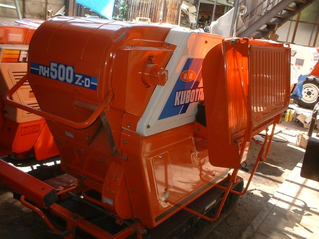 クボタ ハーベスター 写真