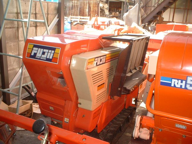 フジイ ハーベスター 写真