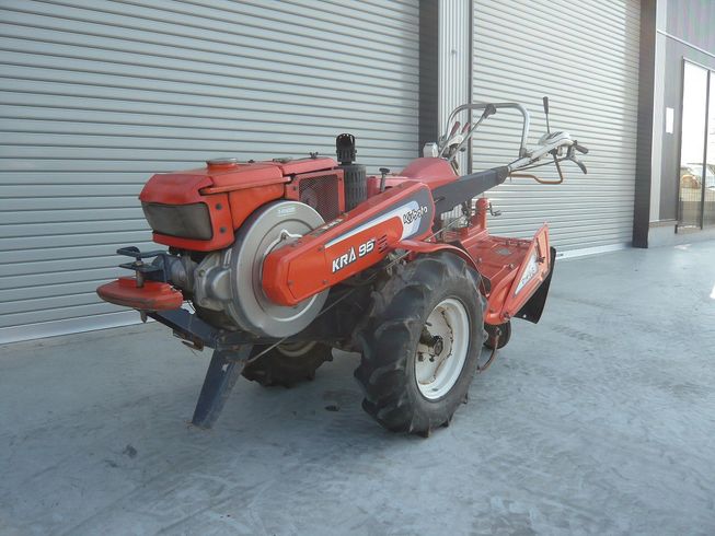 クボタ 耕運機 写真