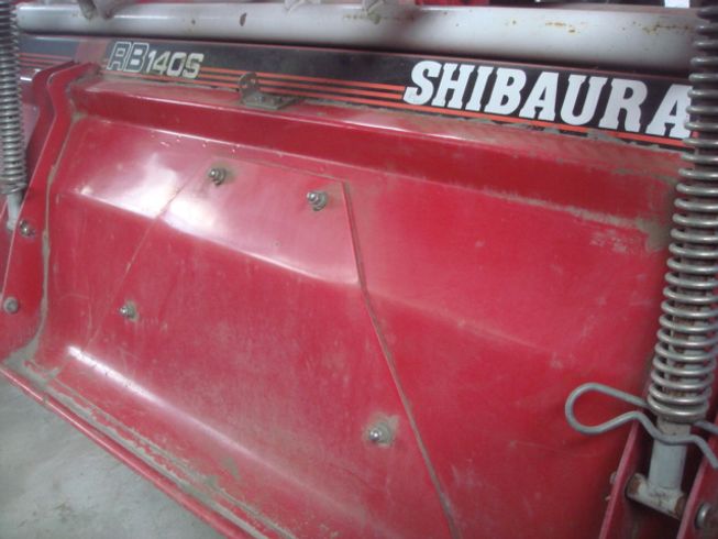 トラクター D215F 写真２