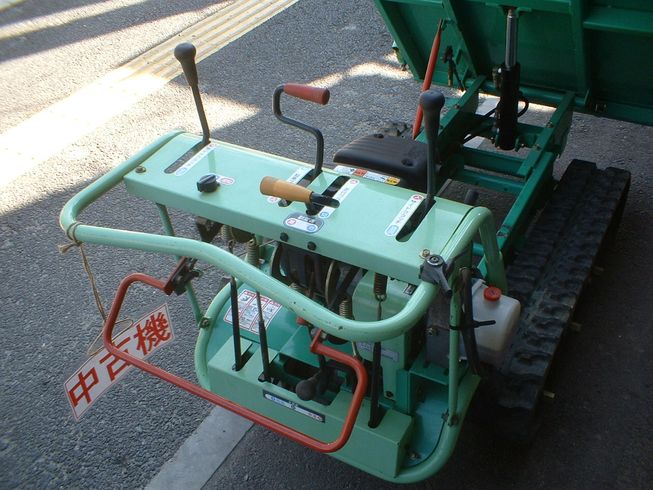 運搬機 ECZ 210D 油圧ダンプ 写真４