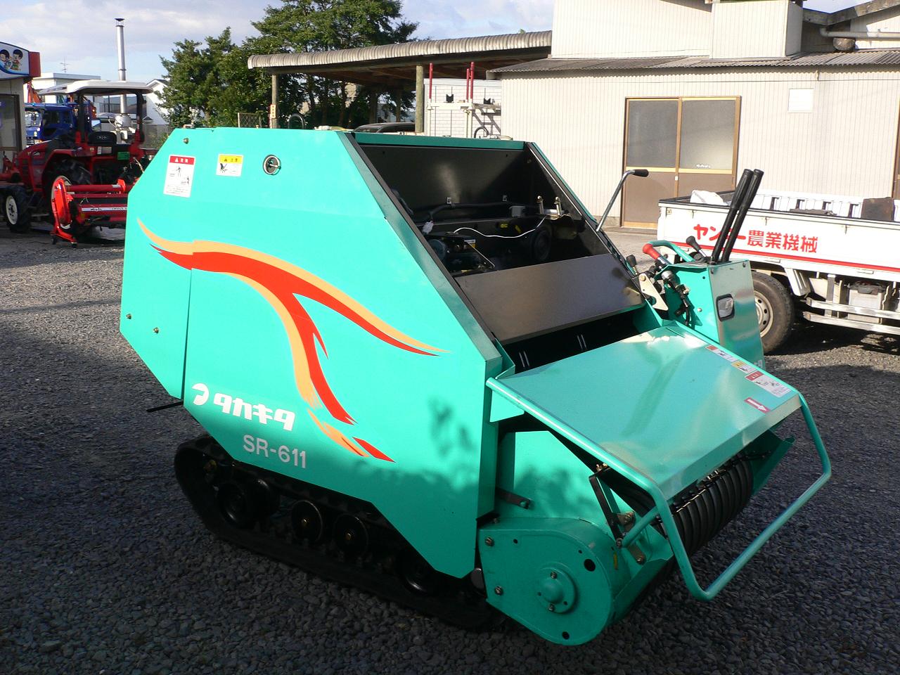 タカキタ 自走ロールべーラー 写真