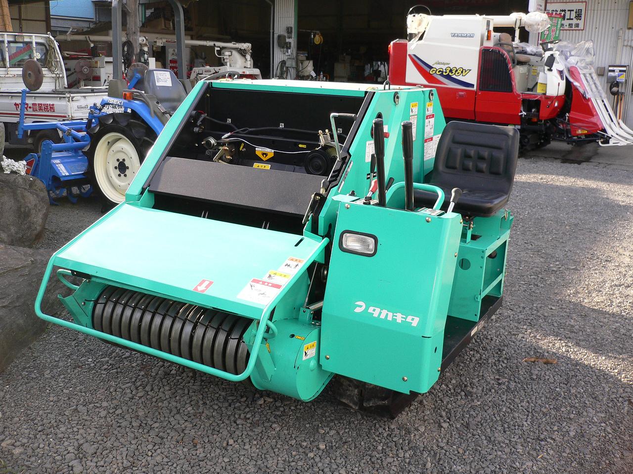 自走ロールべーラー SR-611 写真２