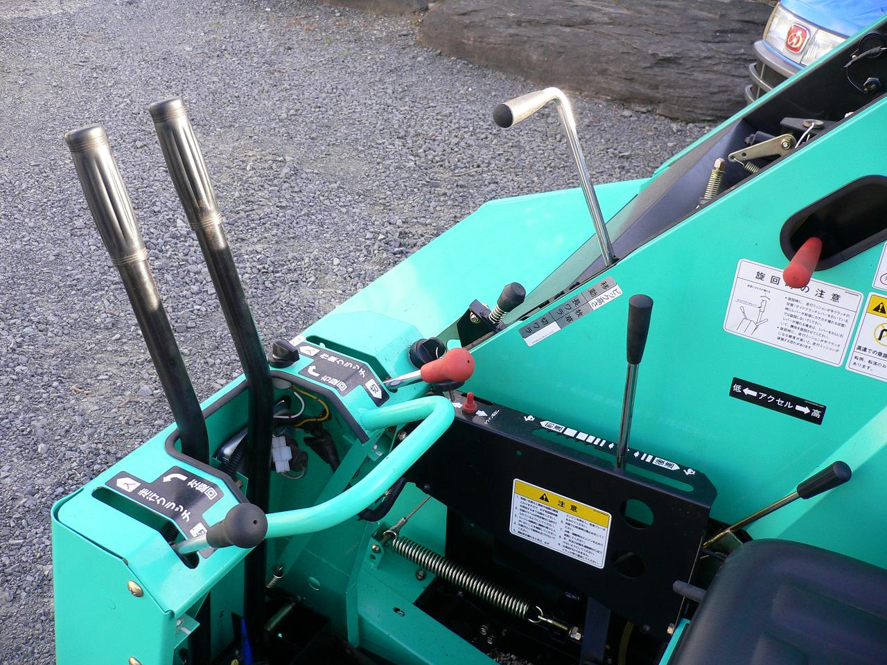 自走ロールべーラー SR-611 写真４