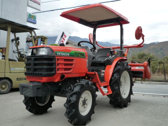 日立（クボタ） トラクター 写真