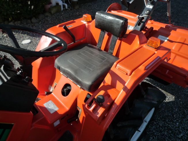 トラクター ＸＢ－１ 写真５