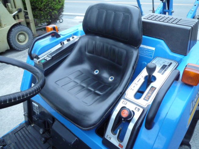 トラクター ＴＵ１７５Ｆ 写真５