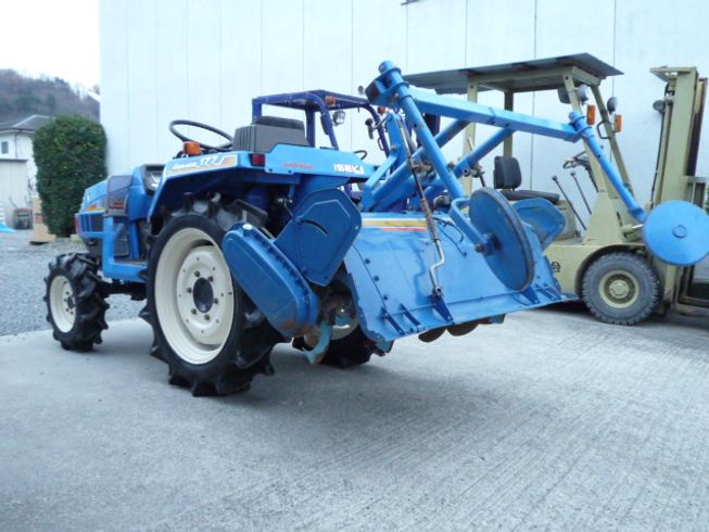 トラクター ＴＵ１７５Ｆ 写真４