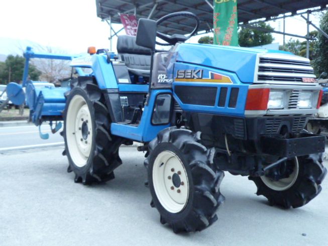 トラクター ＴＵ１７５Ｆ 写真２