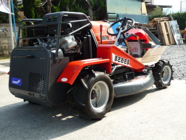 草刈機（乗用モア） CM141 写真３