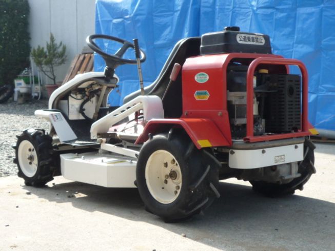 草刈機（乗用モア） RM85B 写真４