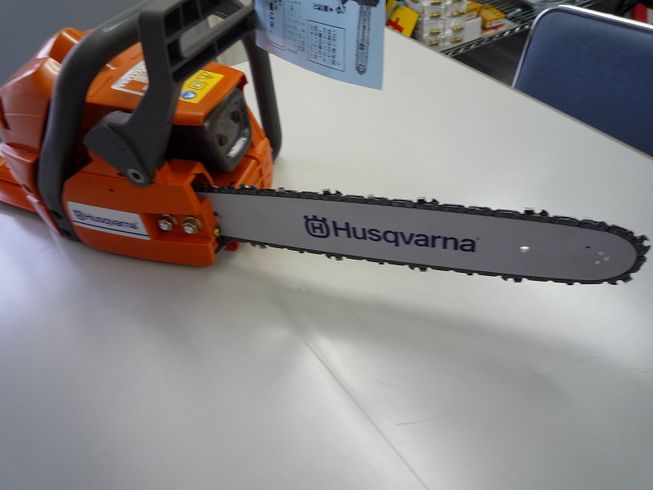 チェーンソー 137 写真４