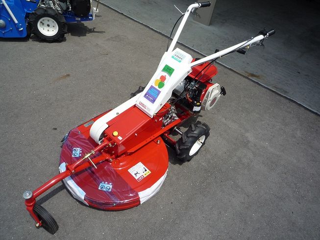 自走草刈機 AM-61A 写真２