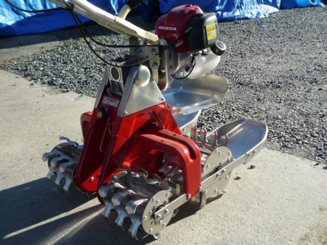 除草機 ＴＧ－ＥＳ（ガソリンエンジンタイプ） 写真３