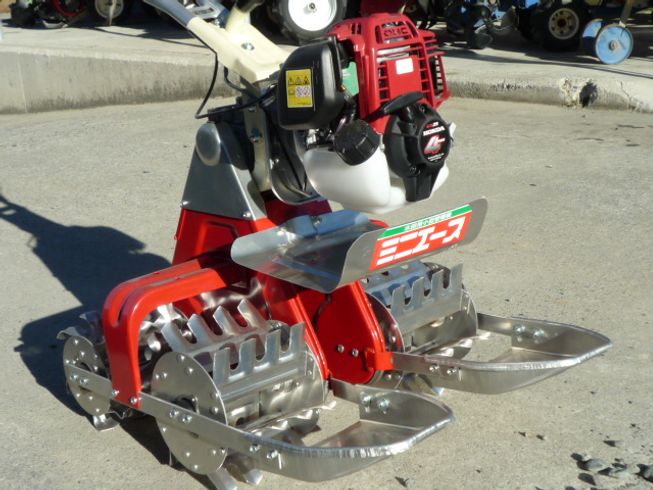 除草機 ＴＧ－ＥＳ（ガソリンエンジンタイプ） 写真２