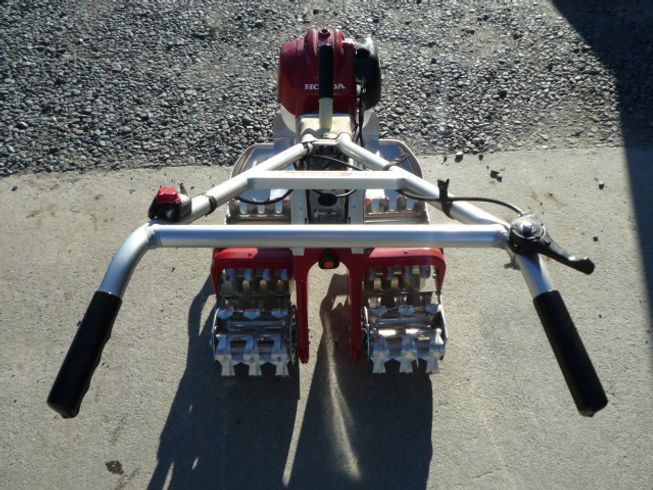 除草機 ＴＧ－ＥＳ（ガソリンエンジンタイプ） 写真５