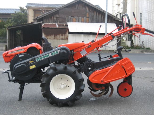 クボタ 耕運機 写真