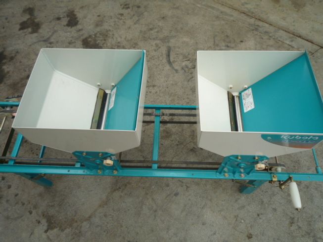 播種機 ＳＲ-11Ｅ 写真２