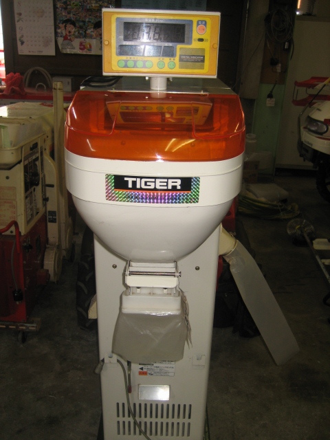 タイガーカワシマ 自動選別計量機 写真