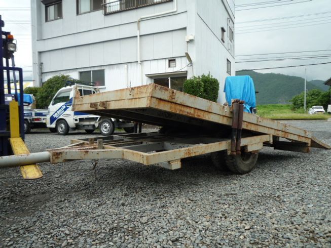 不明 トレーラー 写真