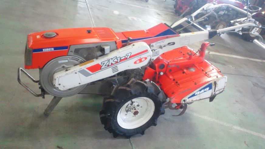 クボタ 耕運機 写真