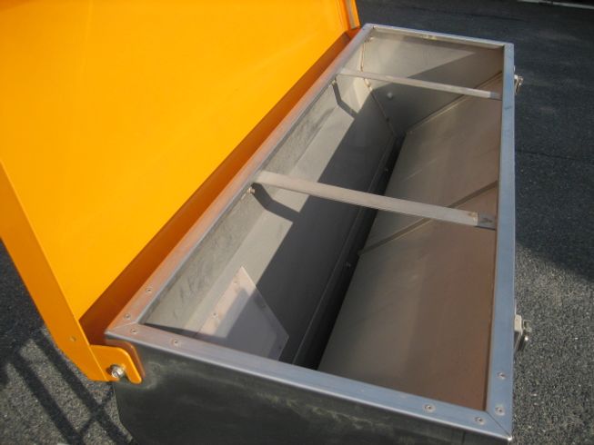 肥料散布機 PU140 写真３