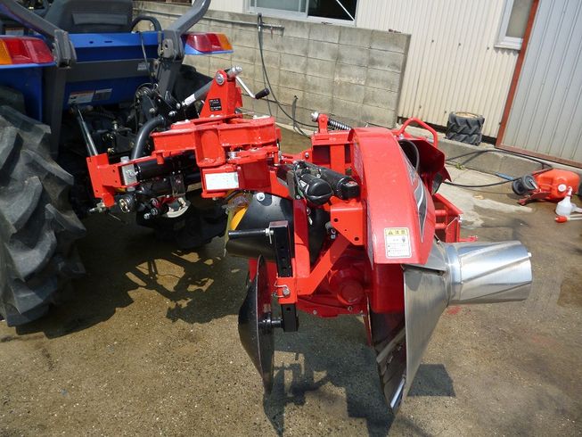 松山（ニプロ） 畦塗機 写真