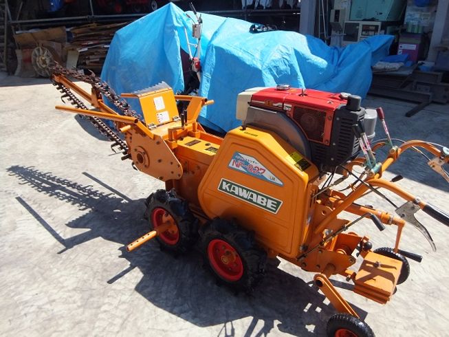 川辺農研産業 トレンチャー 写真