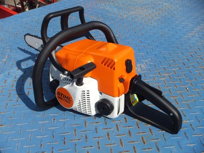 スチール チェーンソー 写真