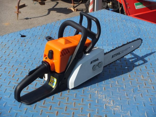 チェーンソー MS170C 写真３