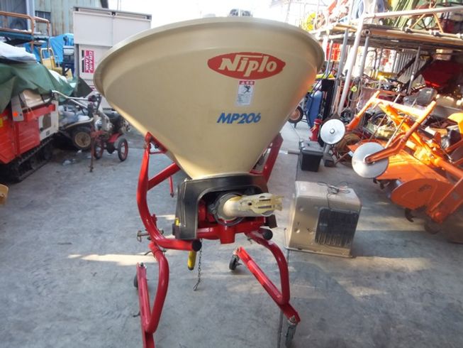 ニプロ(松山) ブロードキャスター 写真