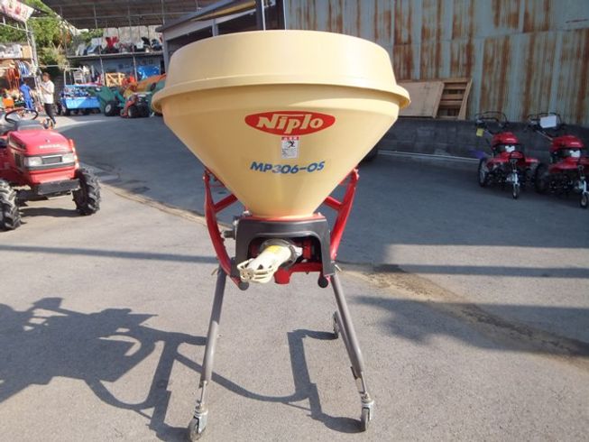 ニプロ ブロードキャスター 写真