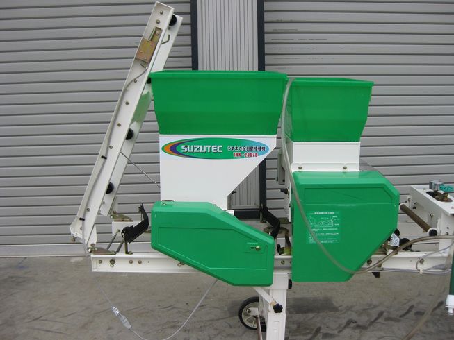 うすまき全自動播種機 THK2007B 写真２