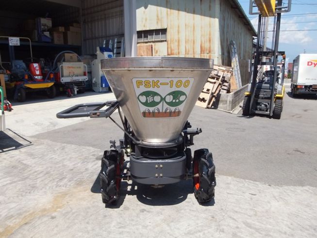 佐藤製作所 肥料散布機 写真