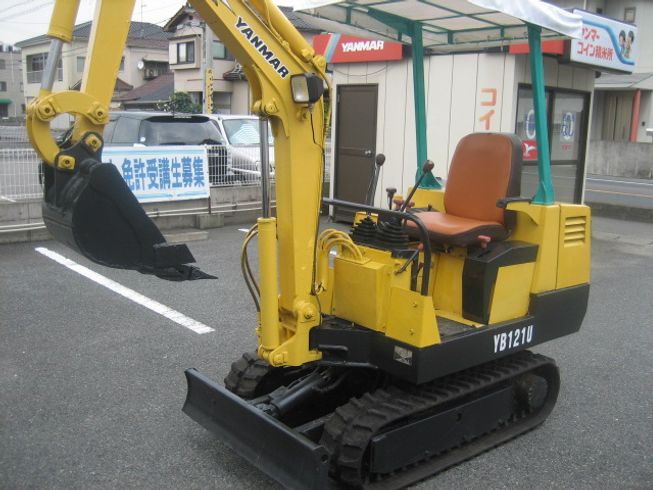 バックホー YB121-2 写真２