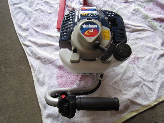 エンジンヘッジトリマー HT２５１０－１０００ 写真２