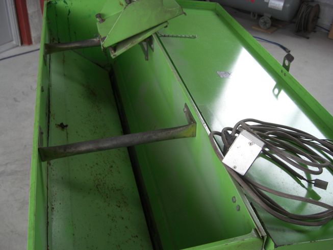 散布機 TCS121S 写真２