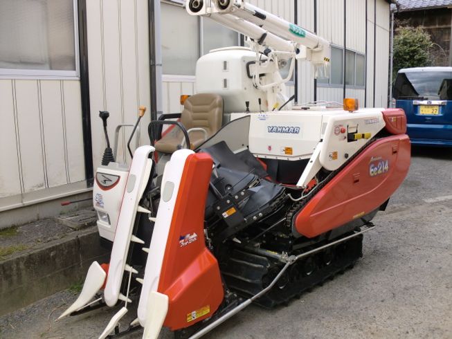 ヤンマー コンバイン 写真