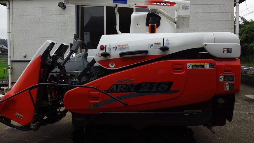 コンバイン ARN216 写真３