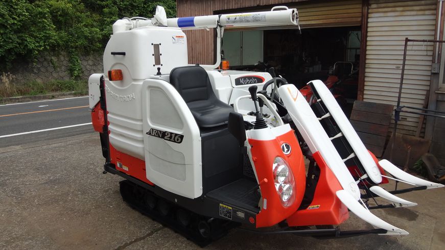 クボタ コンバイン 写真