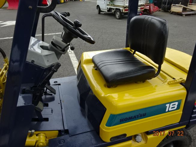 フォークリフト FG18-15 写真３